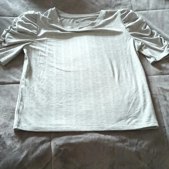 SO juniors medium gray shirt - Picture 6 of 9